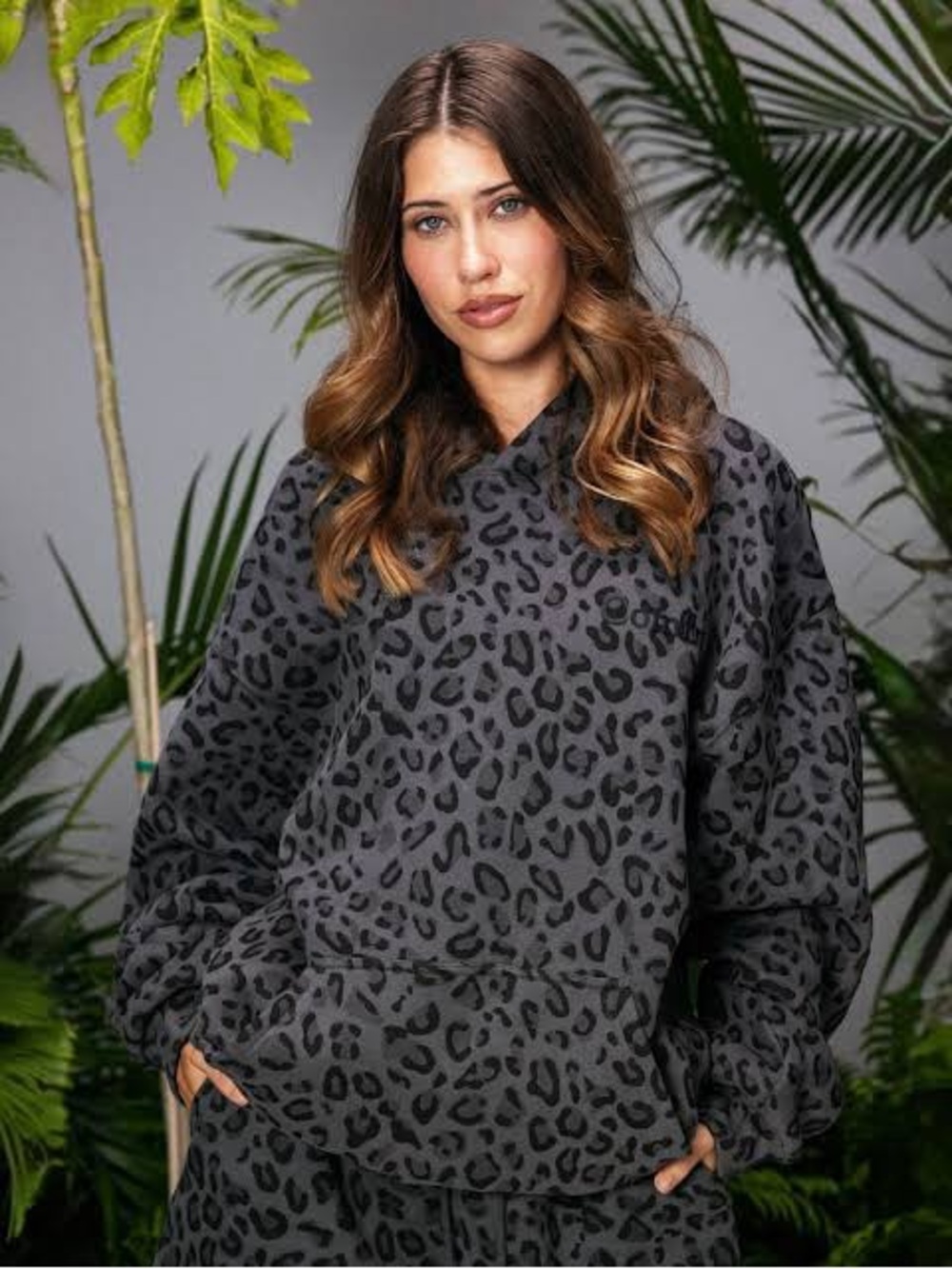COMFRT Womens M Panther Minimalist Leopard Hoodie Oversized